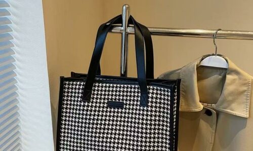 Checked tote bag